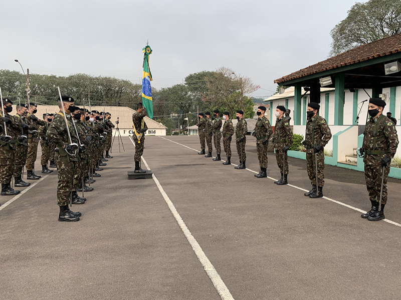 2_-_Formatura_Juramento_à_Bandeira_2020.jpg