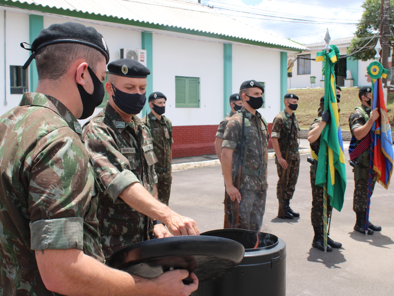 3_-_Matéria_7º_BIB_-_Alusiva_ao_dia_da_bandeira.JPG