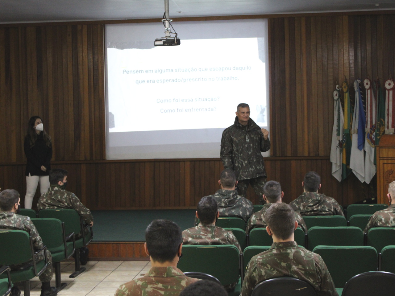 3_-_Palestra_sobre_prevenção_de_suicídio_e_à_depressão_2021.JPG