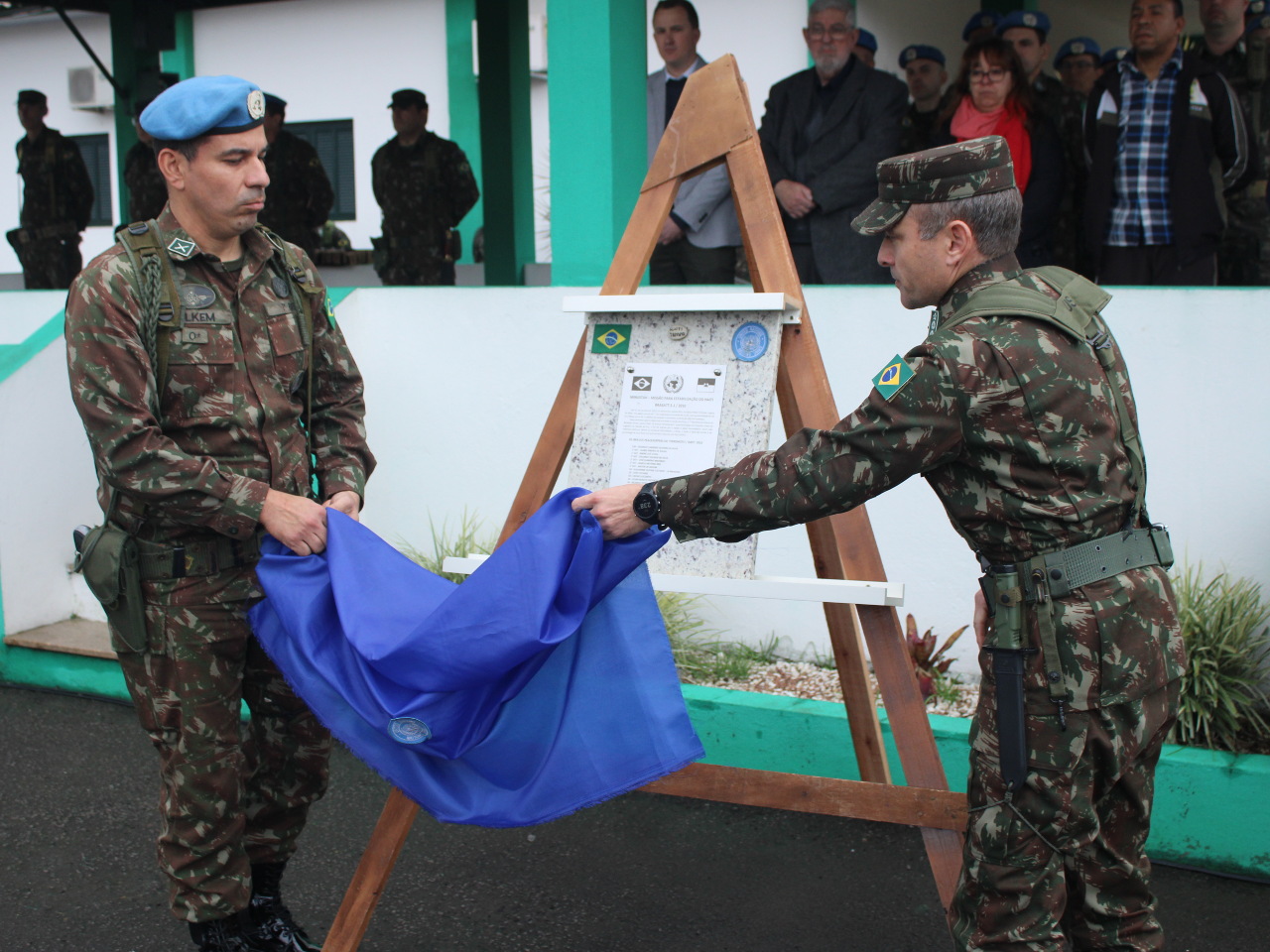 4_-_formatura_alusiva_ao_Dia_do_Peacekeeper_e_promovidos_2022.JPG