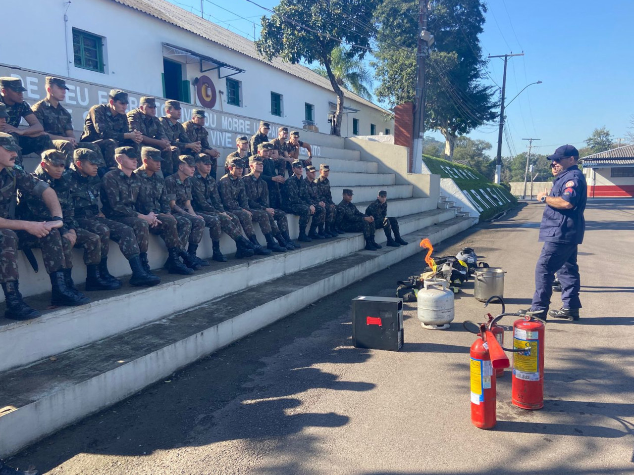 2_-_Instrução_de_combate_a_incêndio_2023.jpeg